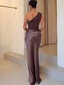 Vestido Longo Acinturado Acetinado Decote Diagonal e Ombro Único – Mirela