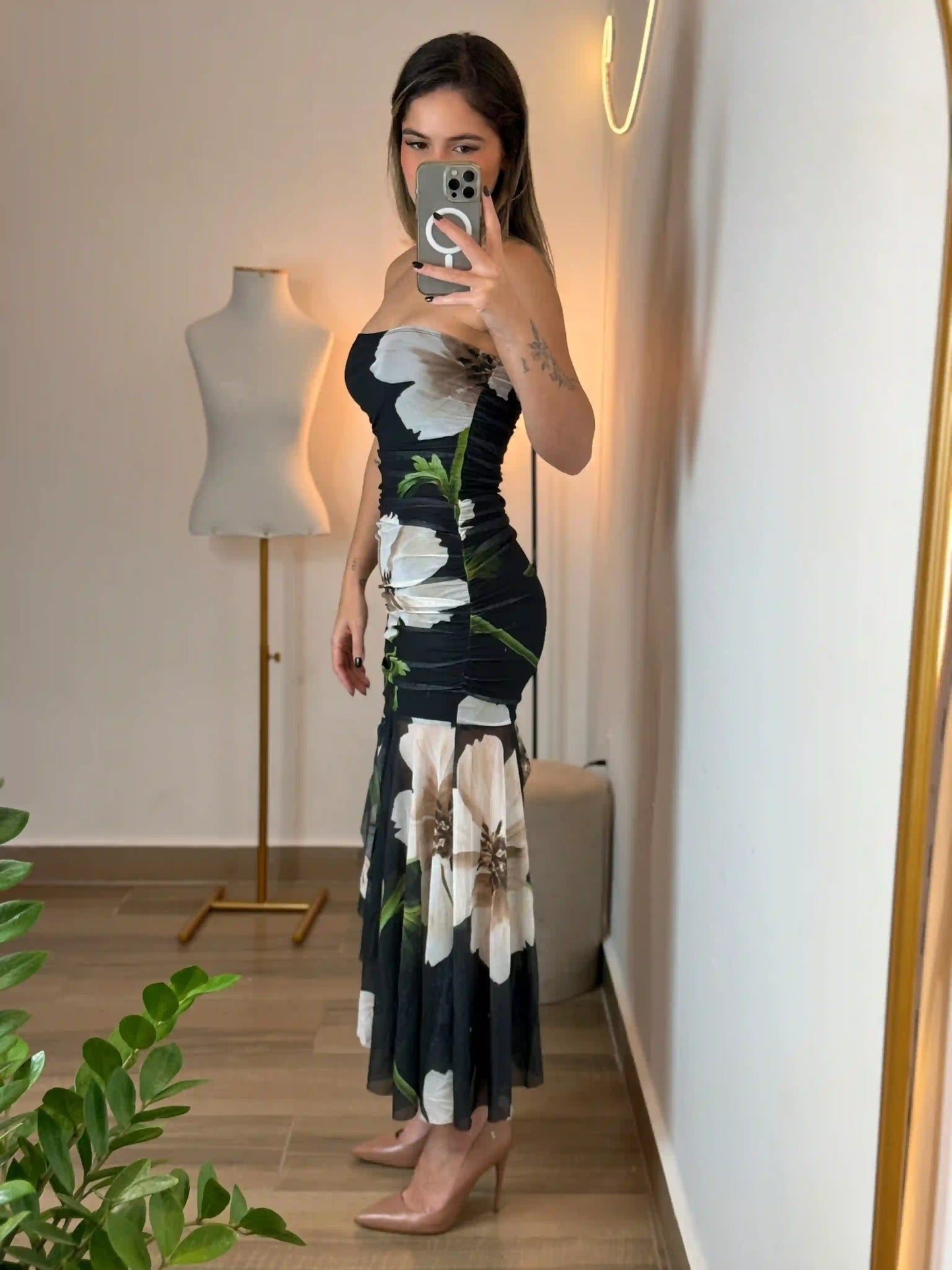 Vestido Midi Floral Garden Noir